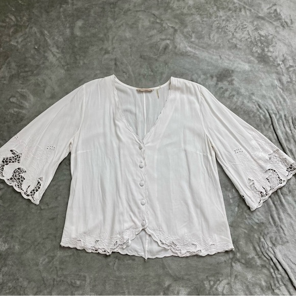 Soft Surroundings White Button Front Top Bell Sleeve Embroidered Crochet Hem S - Picture 2 of 9
